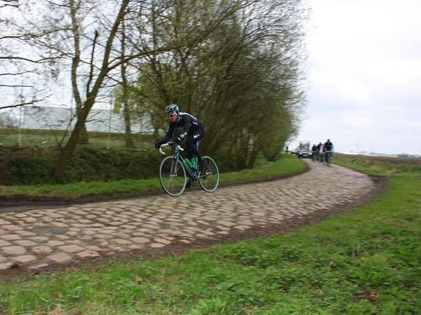 Geraint Thomas (Team Sky) joined his teammates in Roubaix preparation.
