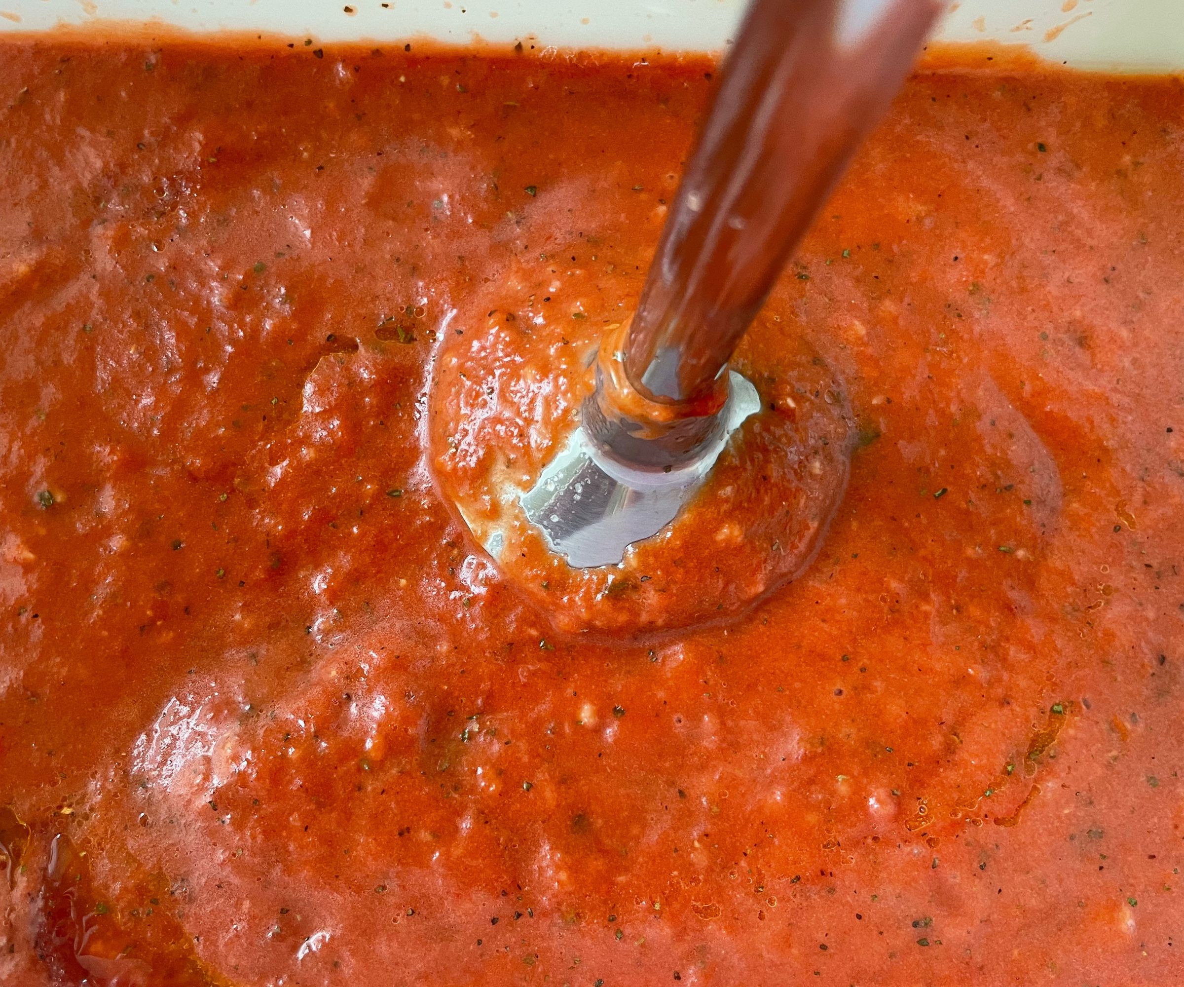 Tomato sauce made in the Bamix immersion blender