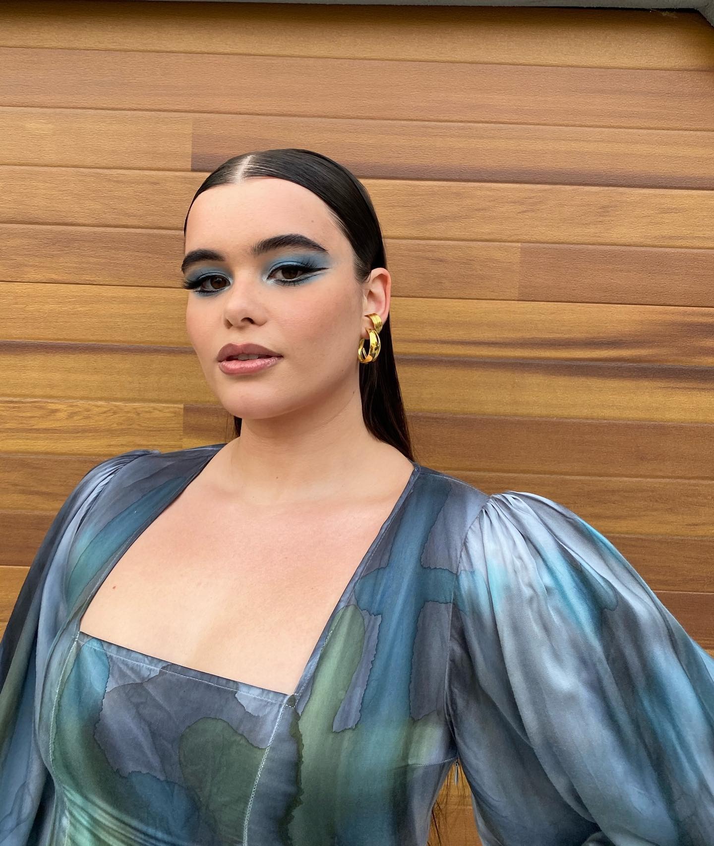 Barbie Ferreira dengan mata maksimalis.