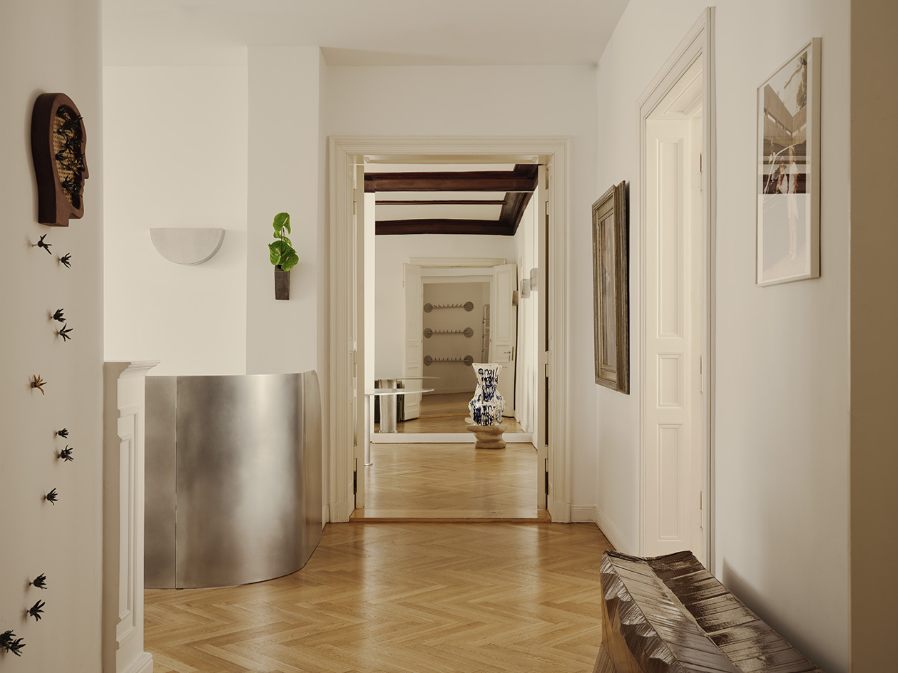 BWGTBLD gallery and office interior, historic interior with lots of art and cosy but upmarket atmosphere