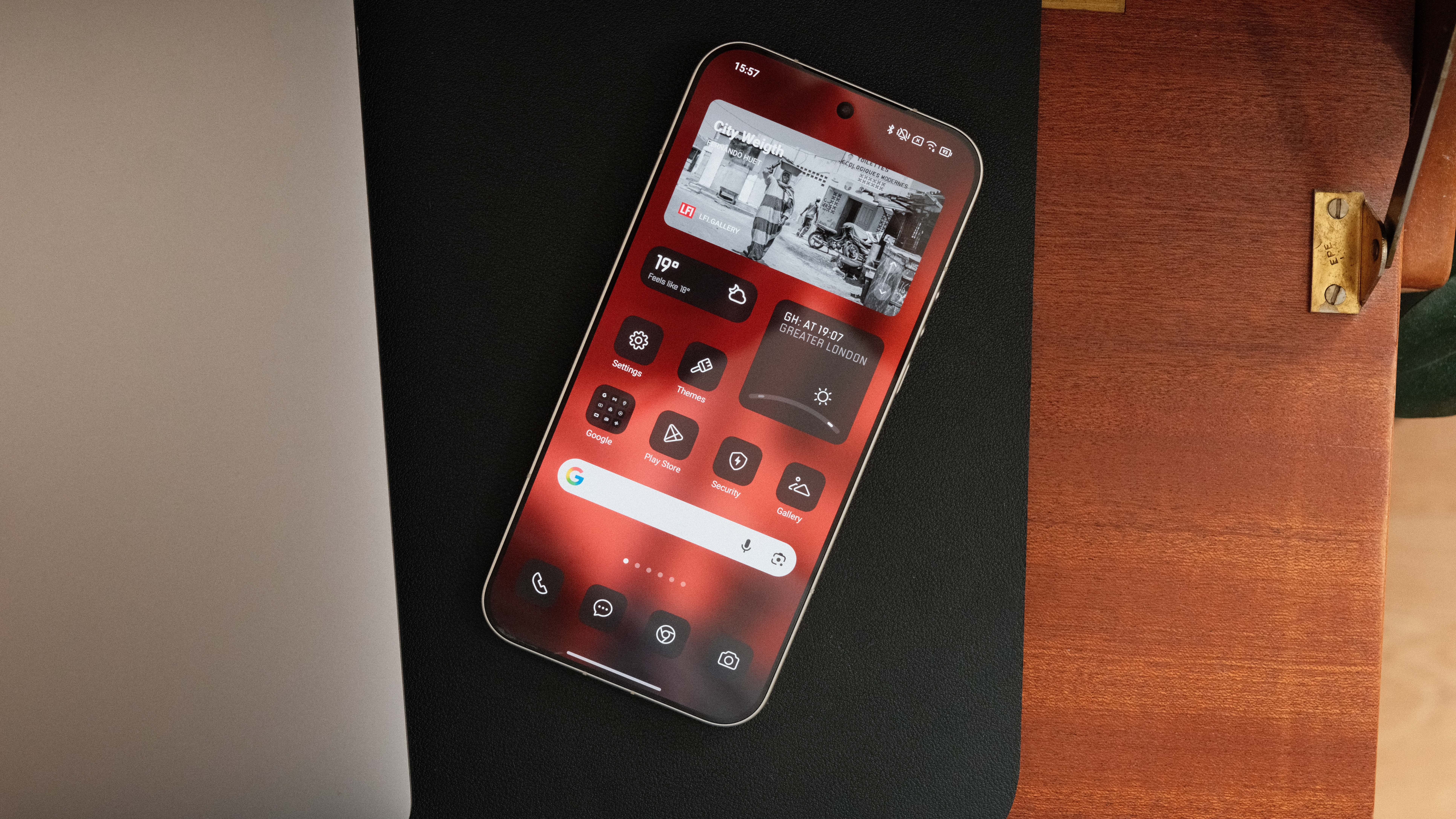 Front display of the Leica Leitz Phone showing the home screen