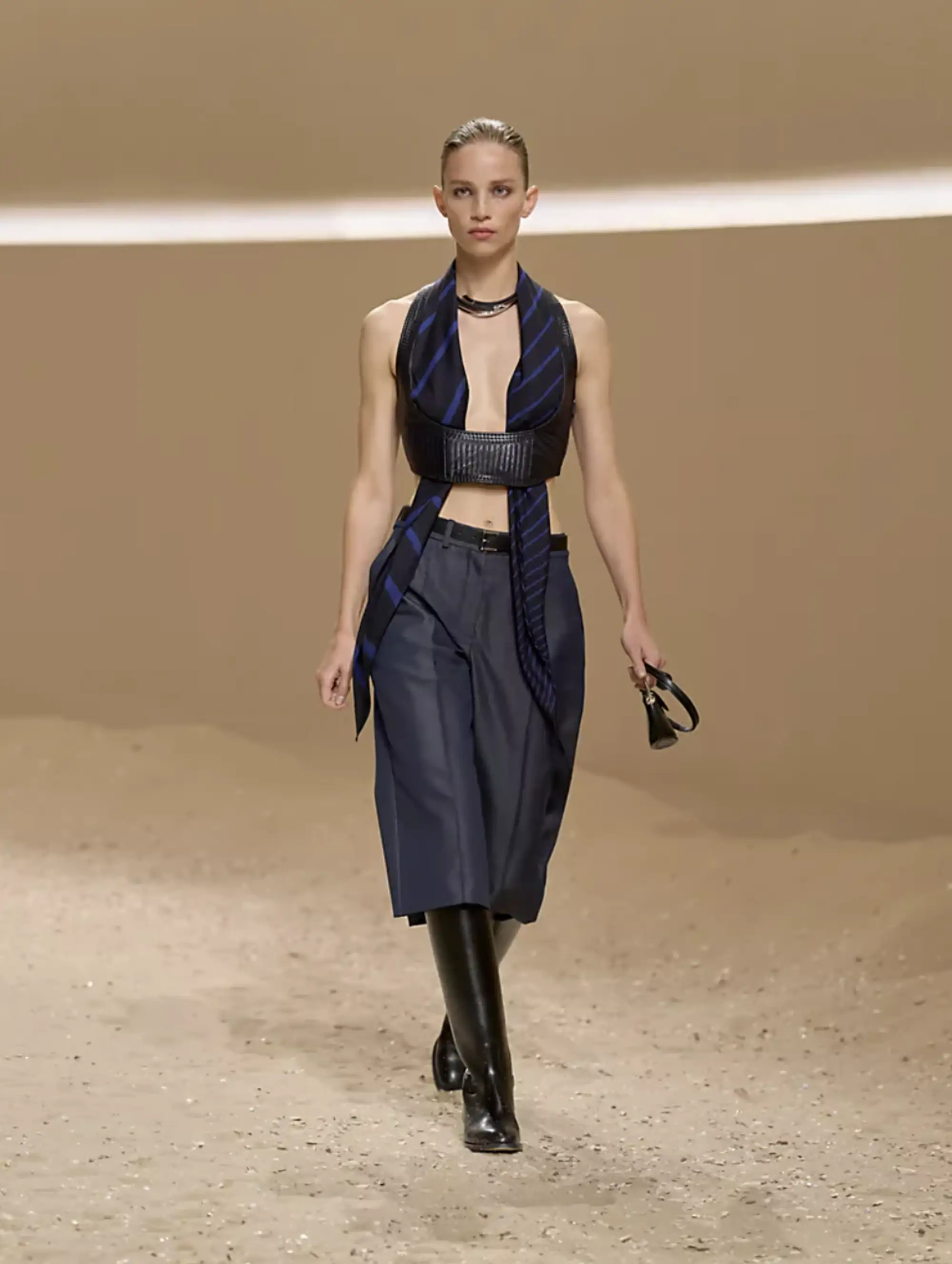 BLE21.fashion_foulards_cravats_etc.Screenshot20251110at1