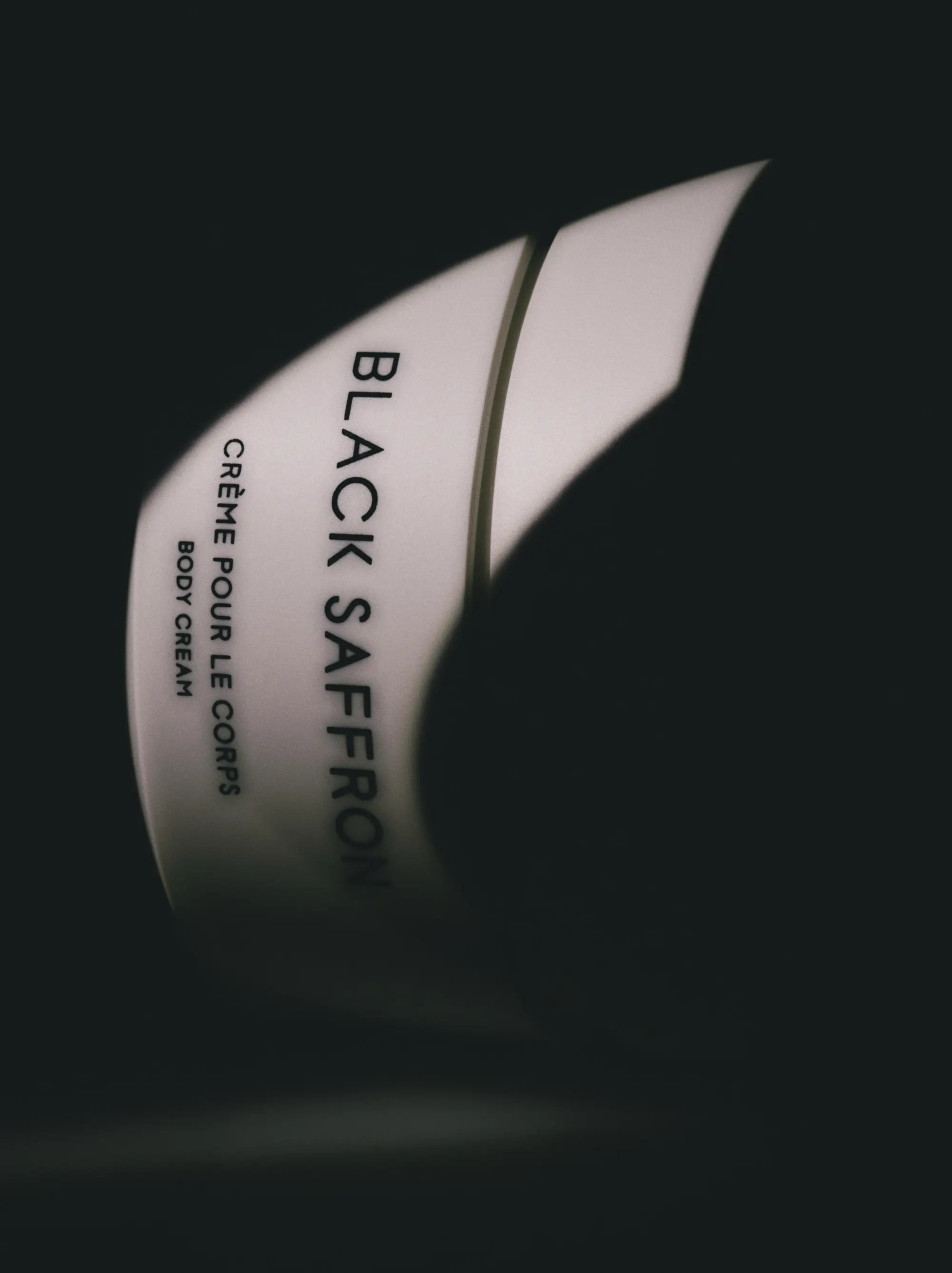 BLE26.beauty_body_creams.Shot2Byredo