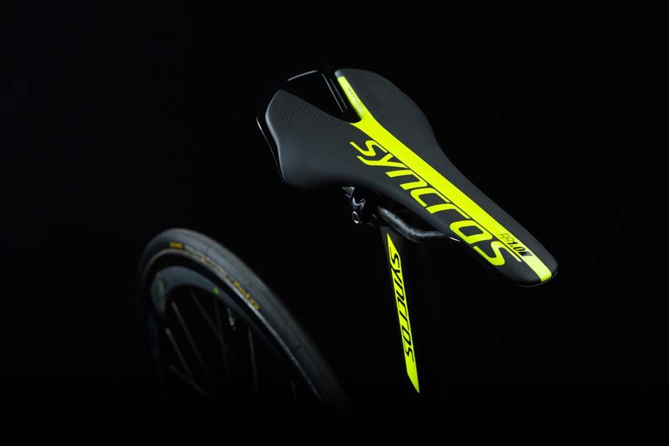 The team issue Syncross RR1.0 saddle