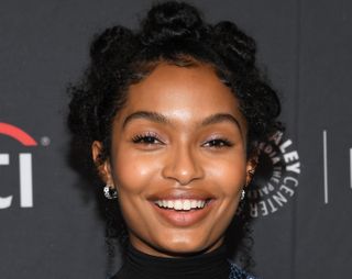 Sitting In Bars With Cake is a Prime Video movie starring Yara Shahidi.