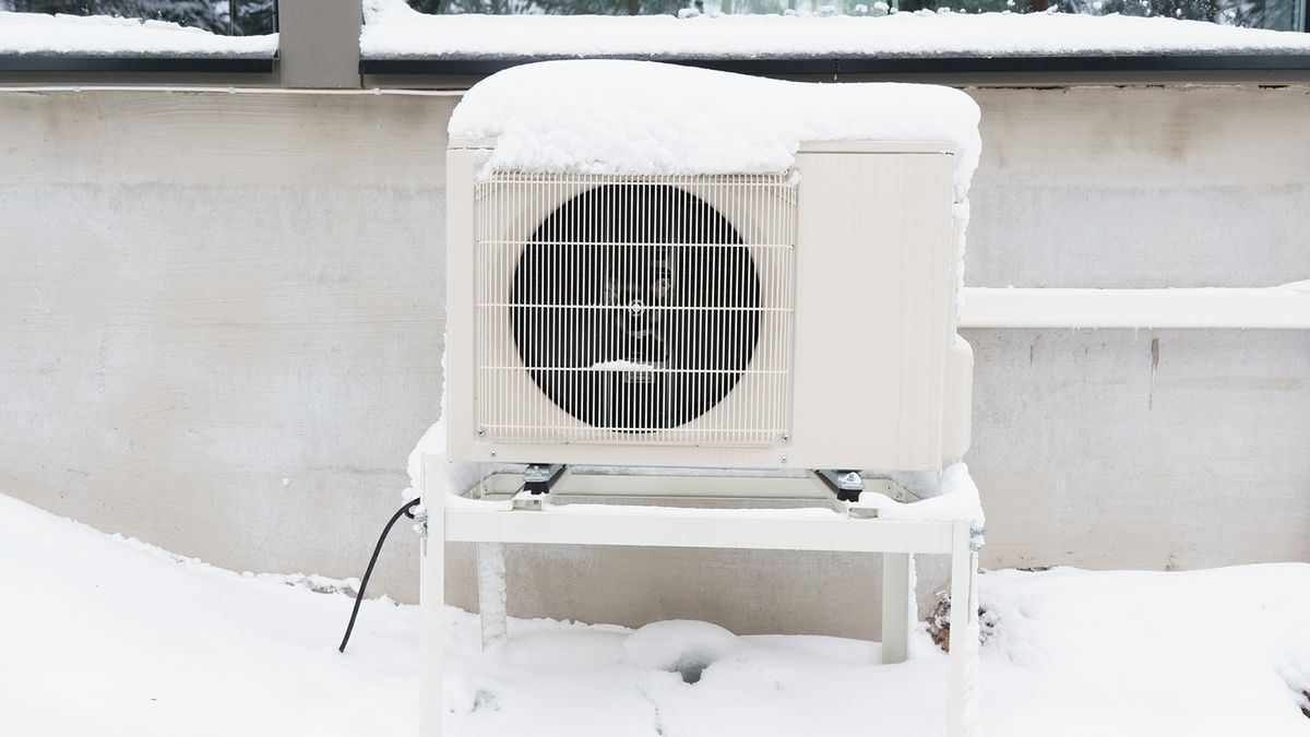 Comment empêcher une pompe à chaleur de geler : des experts expliquent ce que vous devriez et ne devriez pas faire pendant les vagues de froid