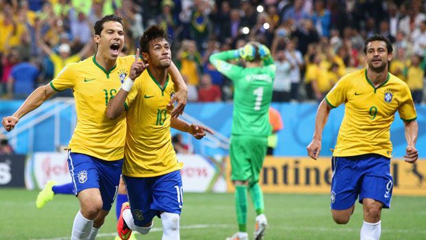 Neymar and Hernanes of Brazil