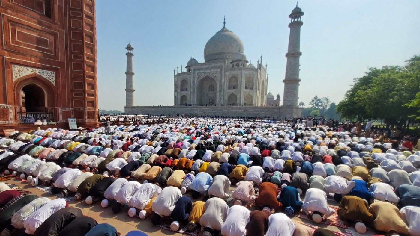 Taj Mahal Eid prayers