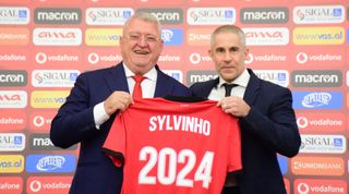 Manager Sylvinho signs a contract with the Albania national team.
