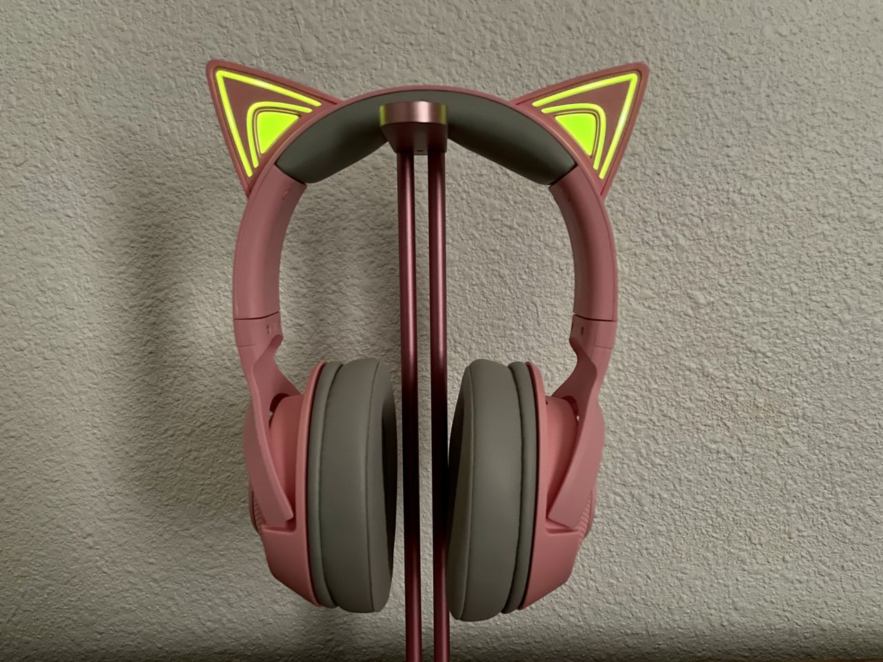 Razer Kraken Bt Kitty Edition Hero