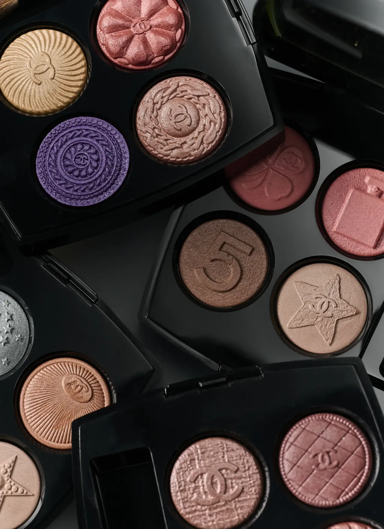 BLE19.beauty_chanel_bouton_palettes.Chanel3_Final