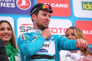 Mark Cavendish (Etixx-QuickStep) will wear the leader's jersey into stage 2