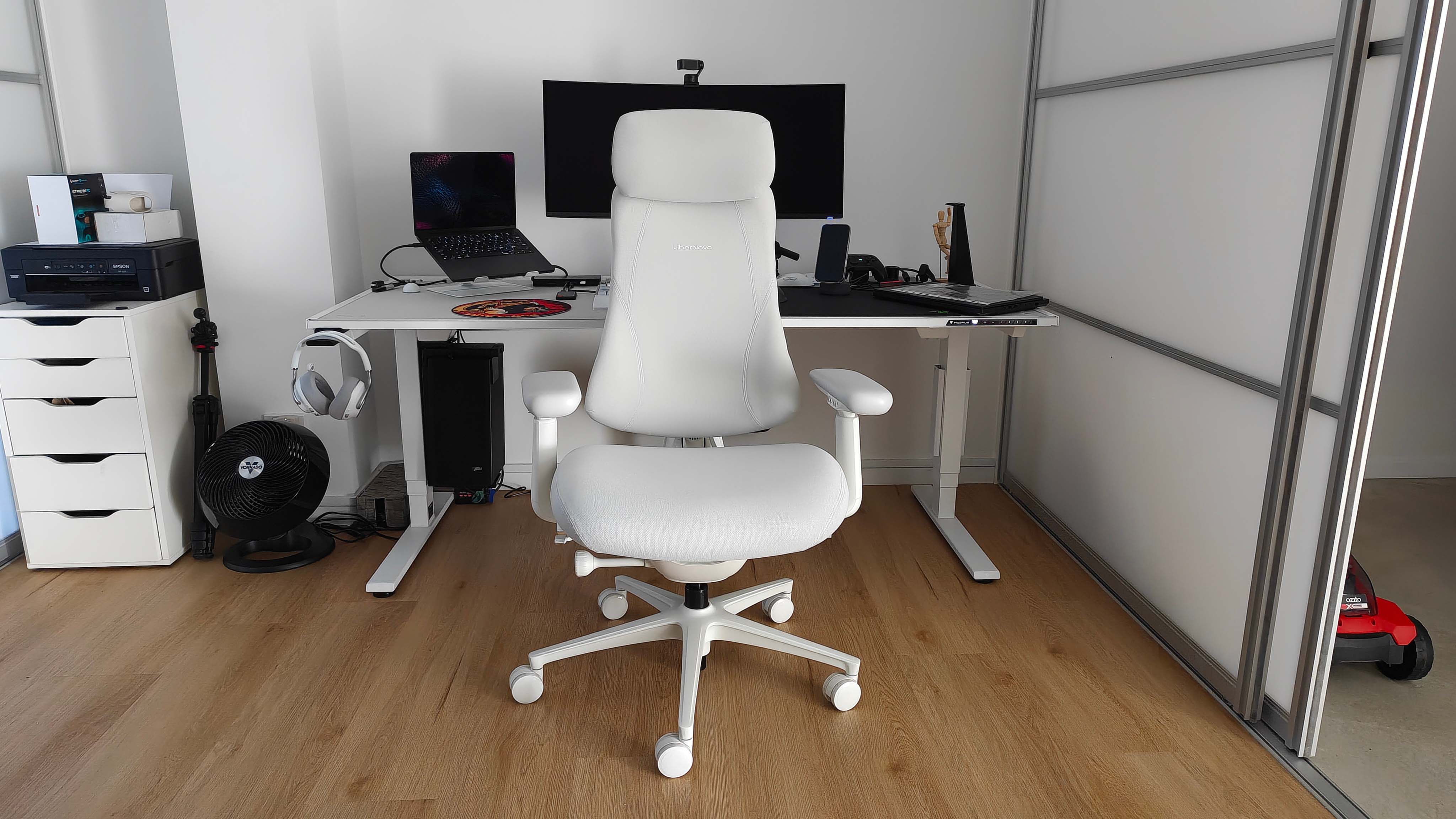 LiberNovo Omni Pro gaming chair