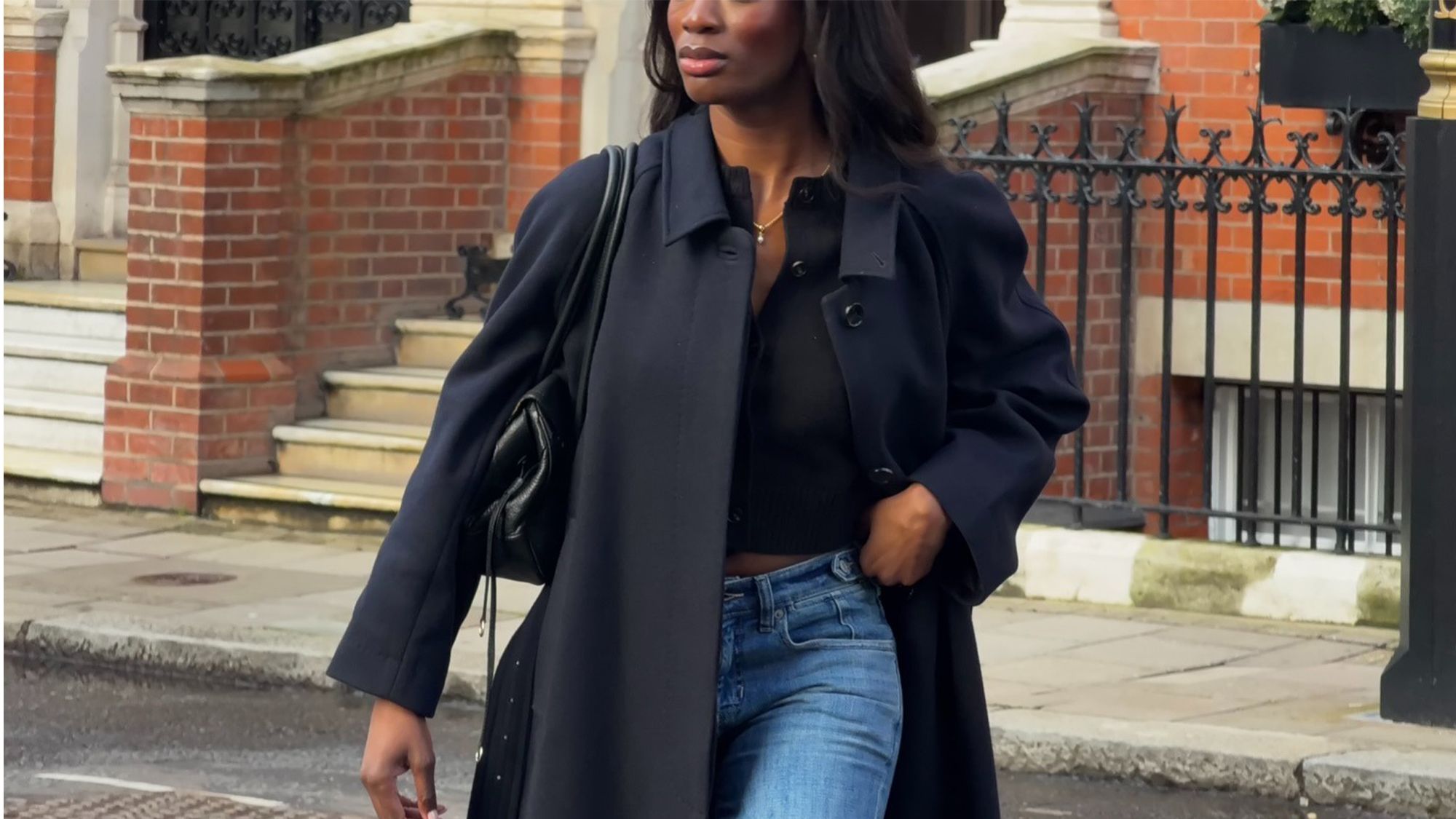 If You Want to Look Chic This Winter, These 15 Sweater-and-Jeans Pairings Are a No-Brainer