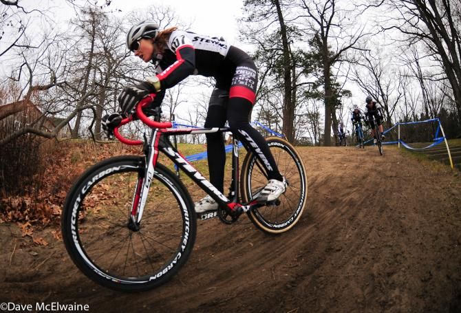 Natasha Elliot (RARE Vos Racing) descending onto the beach