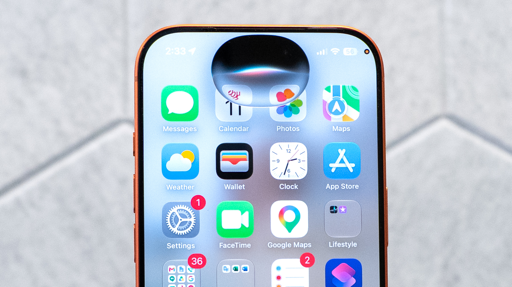iOS 17 Siri AI روی آیفون 27 پرو اجرا می شود.