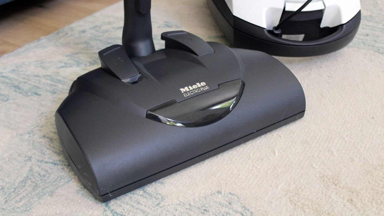 Miele Classic C1 Cat &amp; Dog PowerLine Canister Vacuum