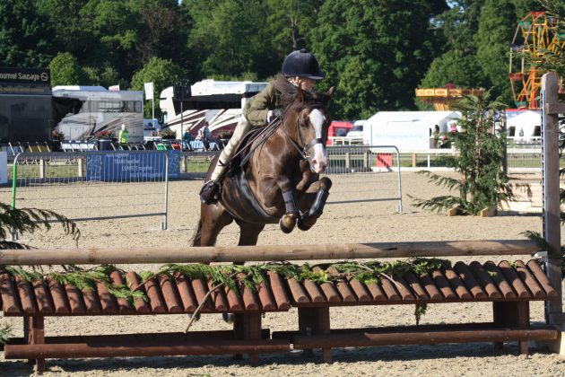Bradmore-Raindance-and-Lucy-aged-10-at-Royal-Windsor-e1516706148656.jpeg