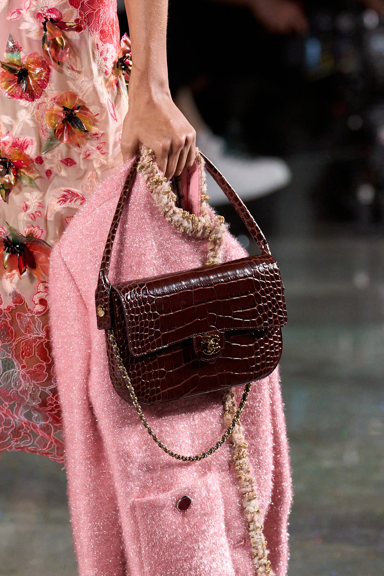 An image of the key autumn bag colour trend on the Chanel autumn/winter 2026 runways.