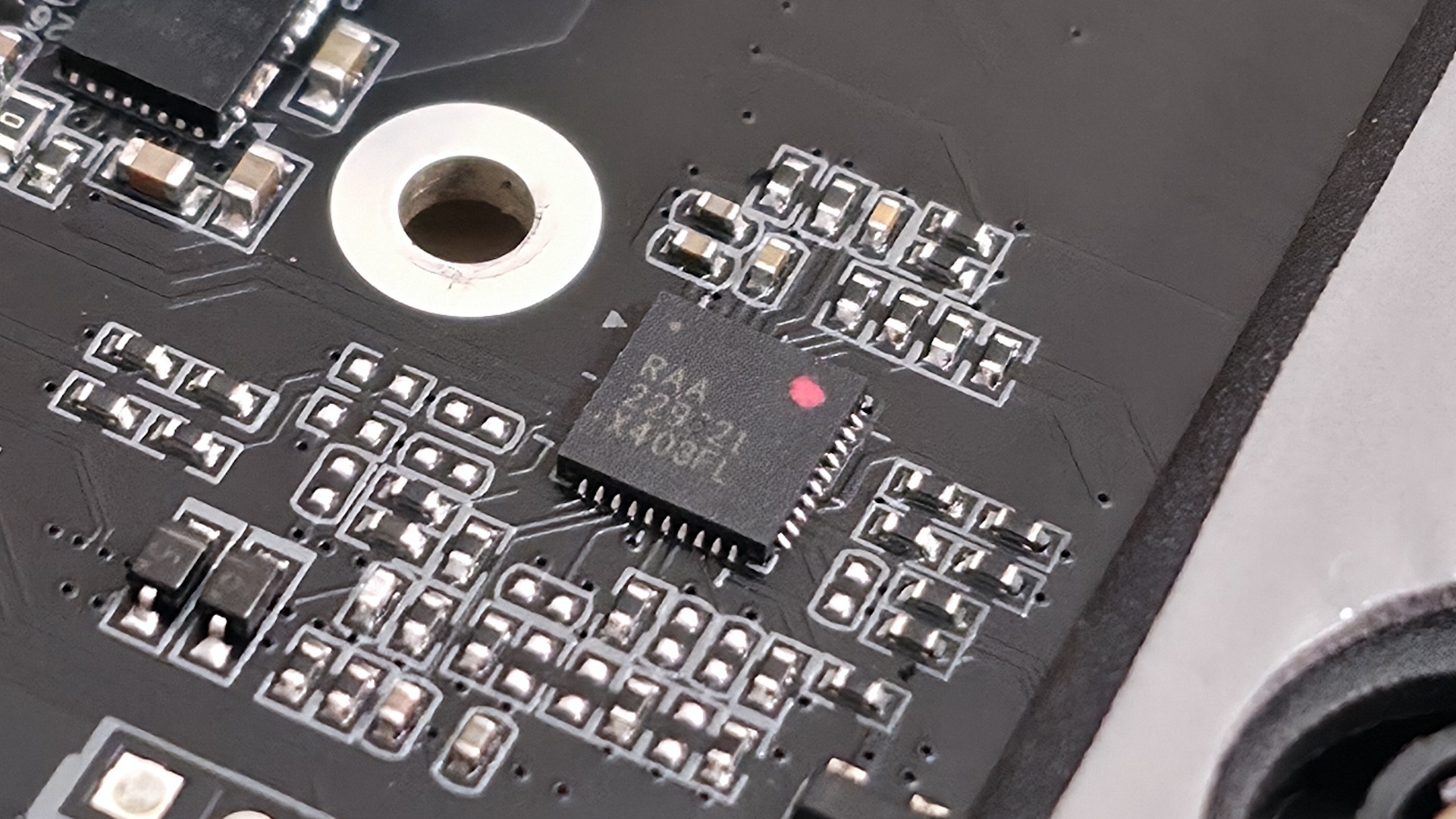 Colorful iGame X870E Vulcan OC - ICs