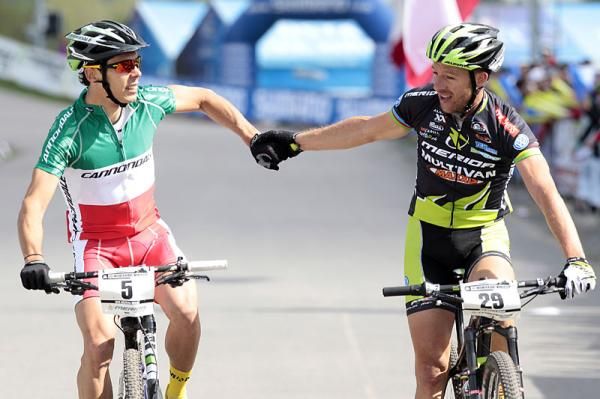 Marco Fontana and Ralph Naef finish together.