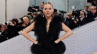 Sienna Miller gallery - The 2023 Met Gala Celebrating "Karl Lagerfeld: A Line Of Beauty