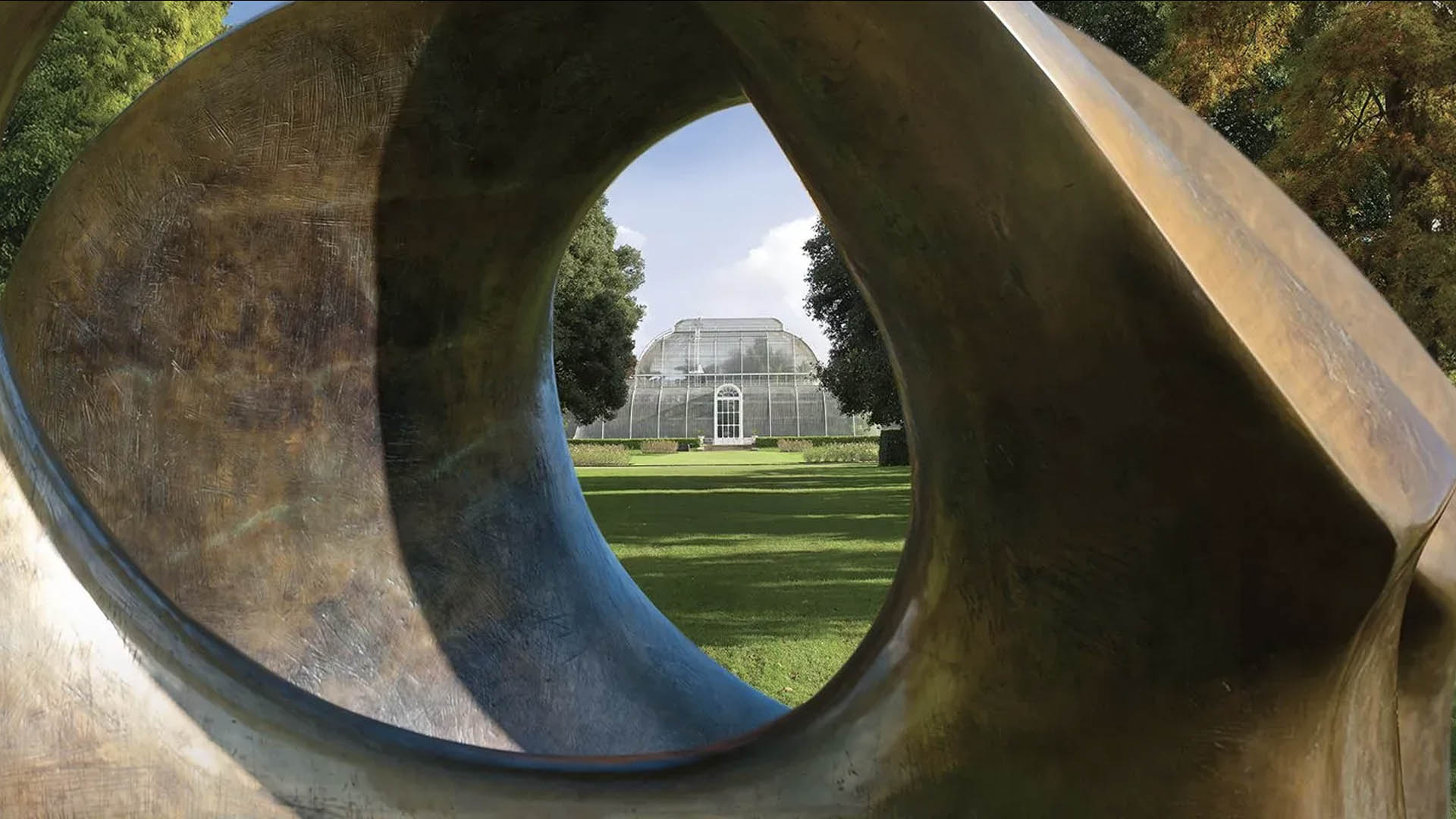 Henry Moore Sculpture at Kew Gardens. 