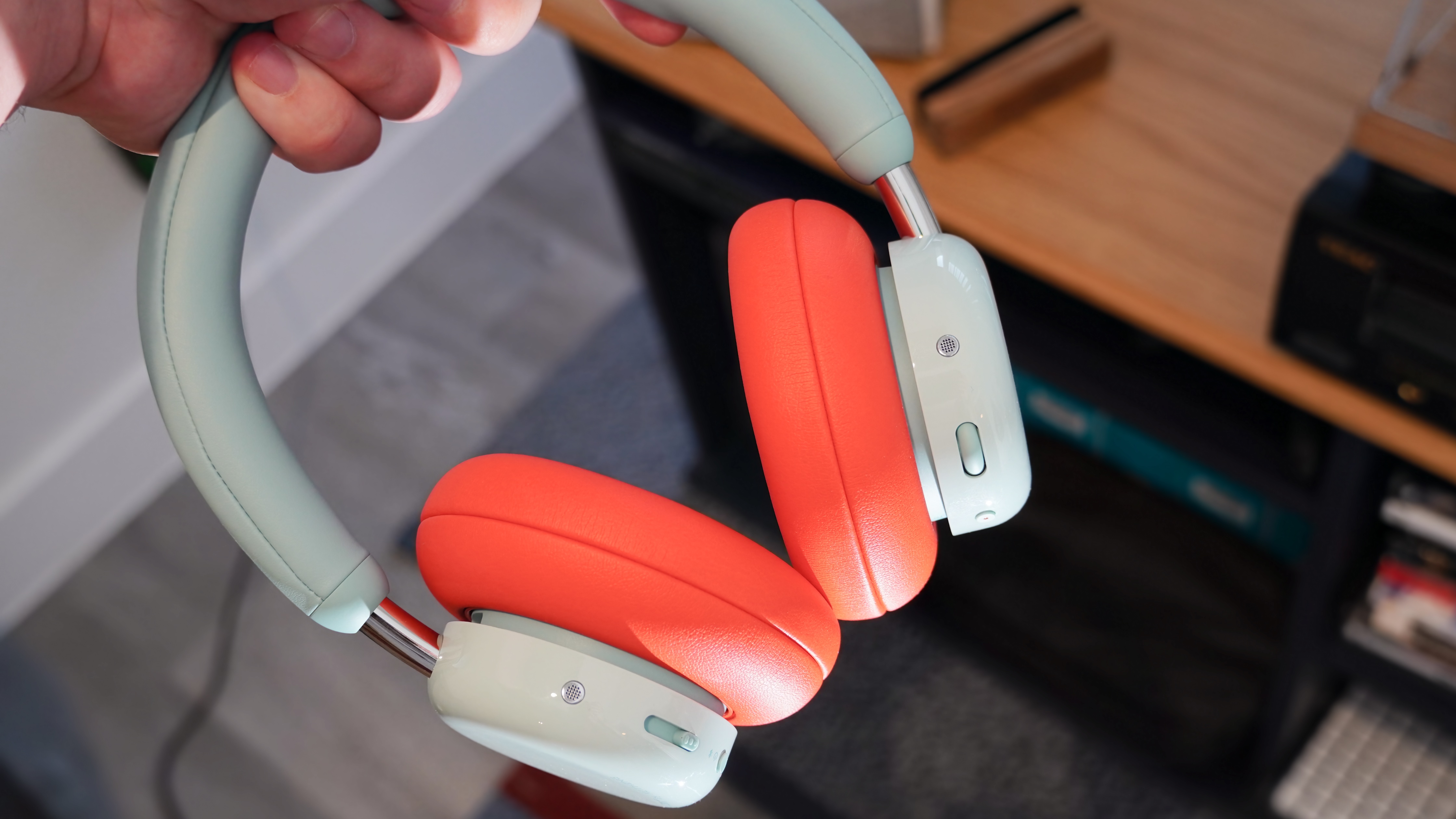 The CMF Headphone Pro in blue with interchangeable ear cushions.