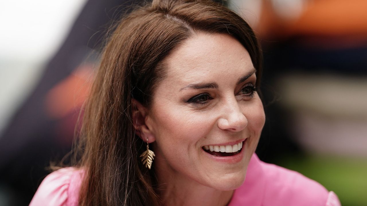 Kate Middleton’s bubble-gum pink shirt dress worn as she joins pupils from schools taking part in the first Children&#039;s Picnic