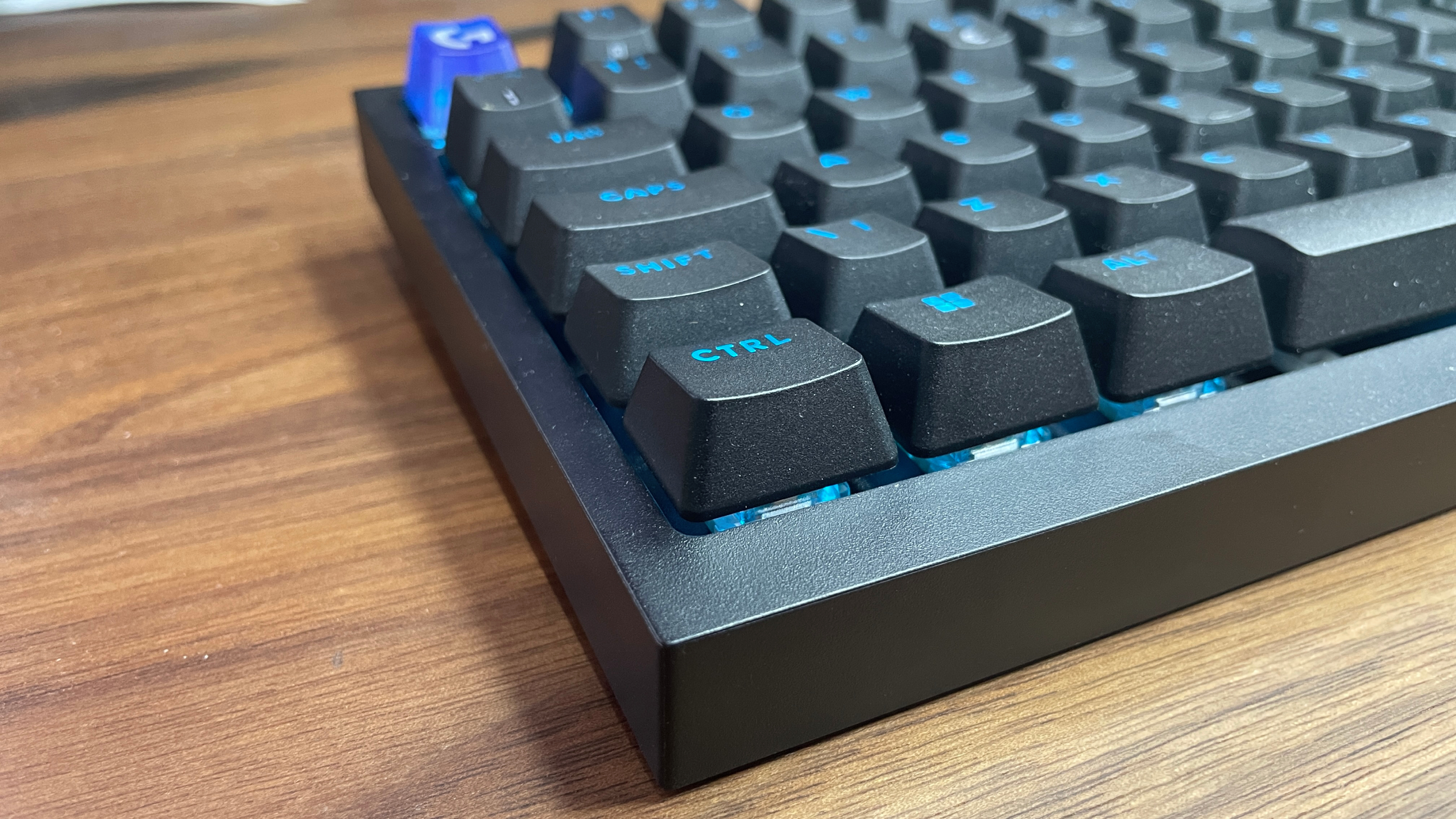 Logitech G316 X: budżetowa klawiatura gamingowa z rozczarowującymi przełącznikami