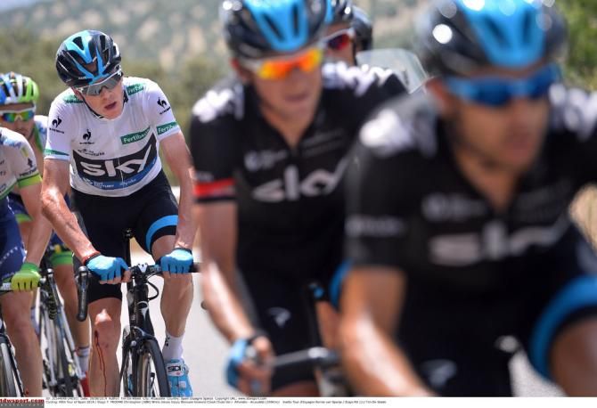 Team Sky help pace Chris Froome after his fall