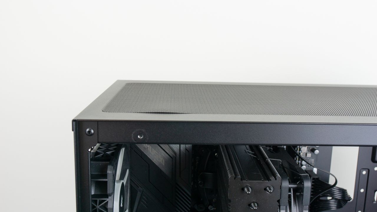 InWin 216