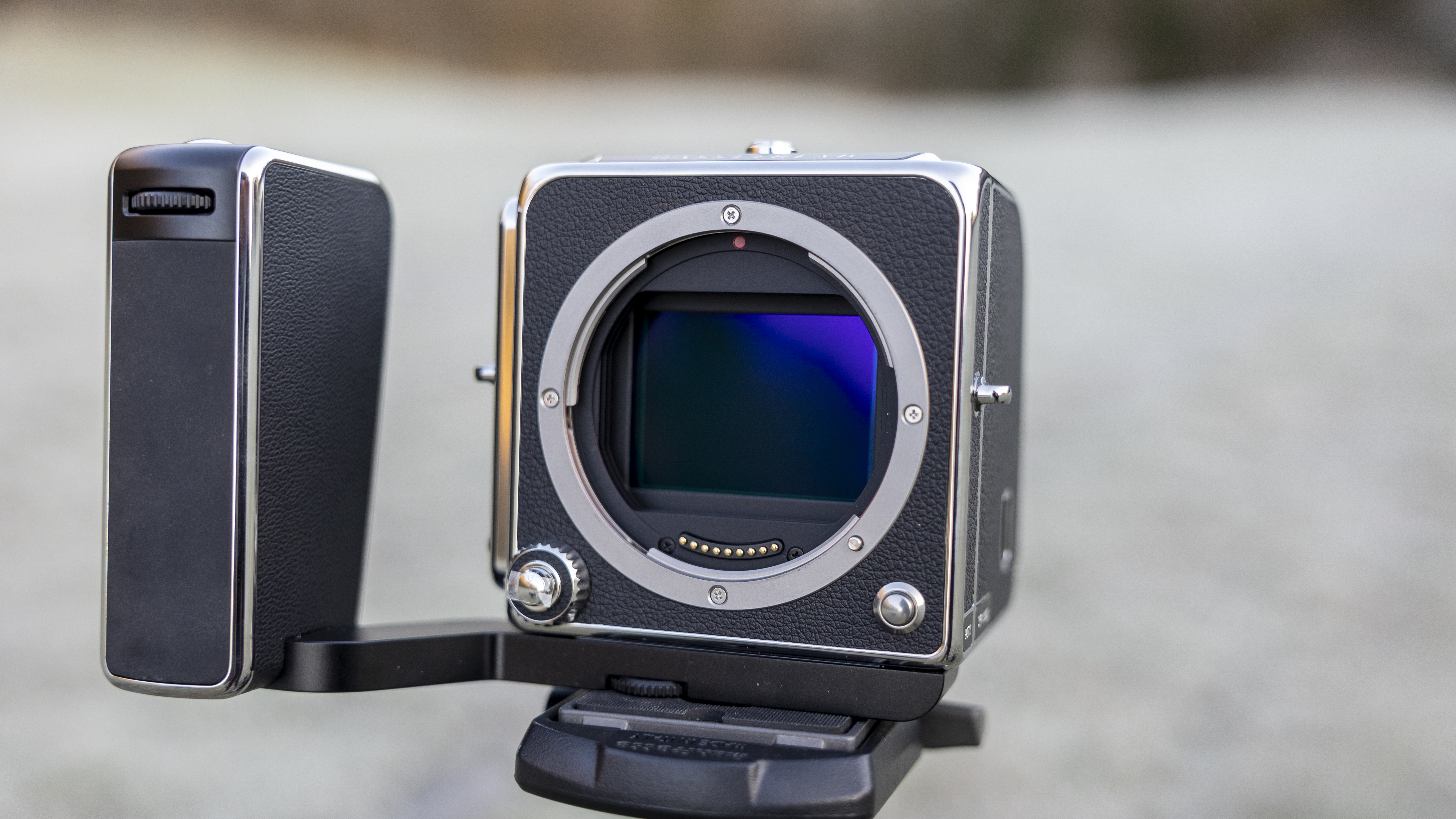thumbnail image 2 of Hasselblad 907X Cold Shoe Adapter | Genuine | Black | Sweden 2 of 5