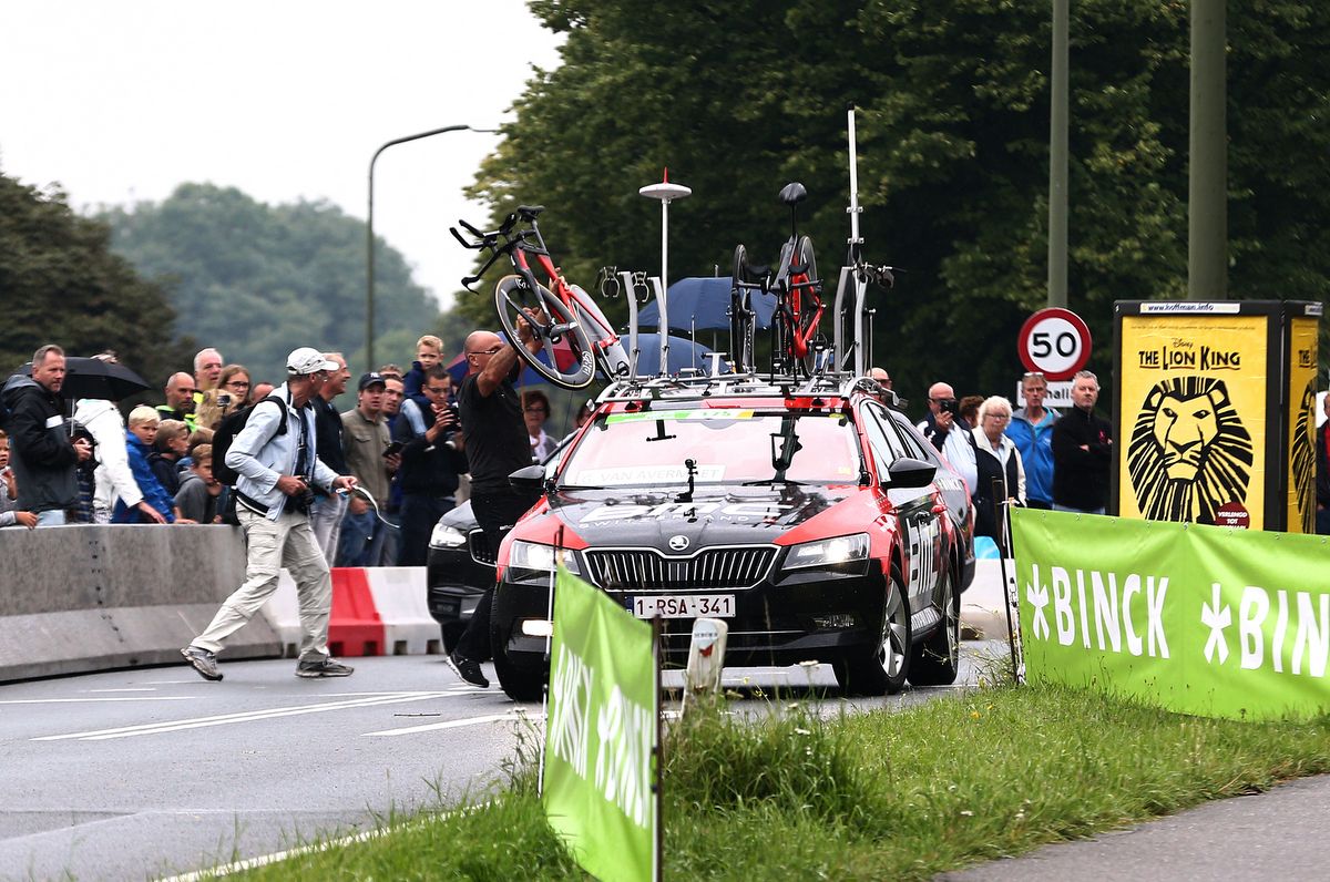 A quick bike change out on course for BMC