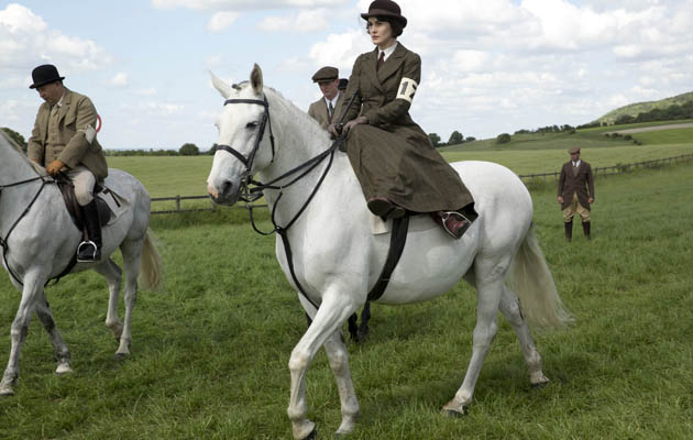 EMBARGOED_UNTIL_OCTOBER_20TH_DOWNTON_EP6_06.jpg