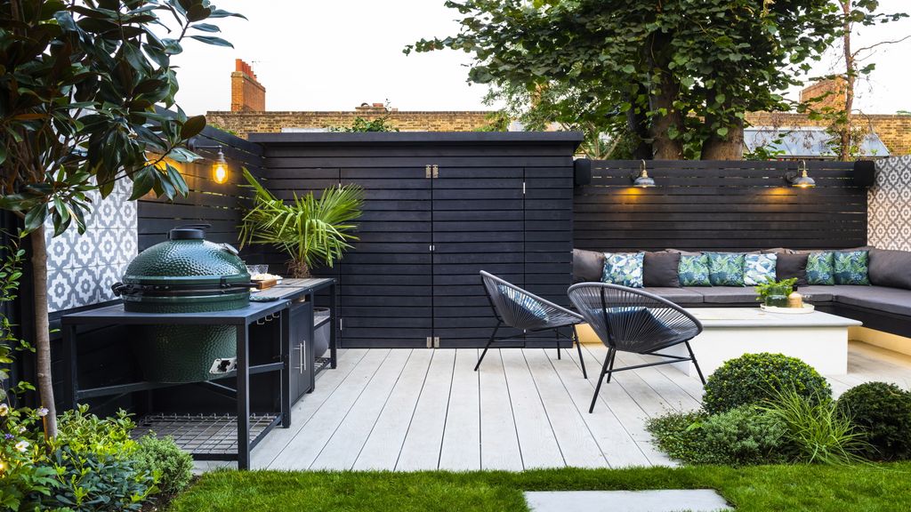 Fence Lighting Ideas 8 Ways To Create A Glowing Border Homebuilding   IqTZG9TTHu9g9mhSXhdTUC 1024 80 