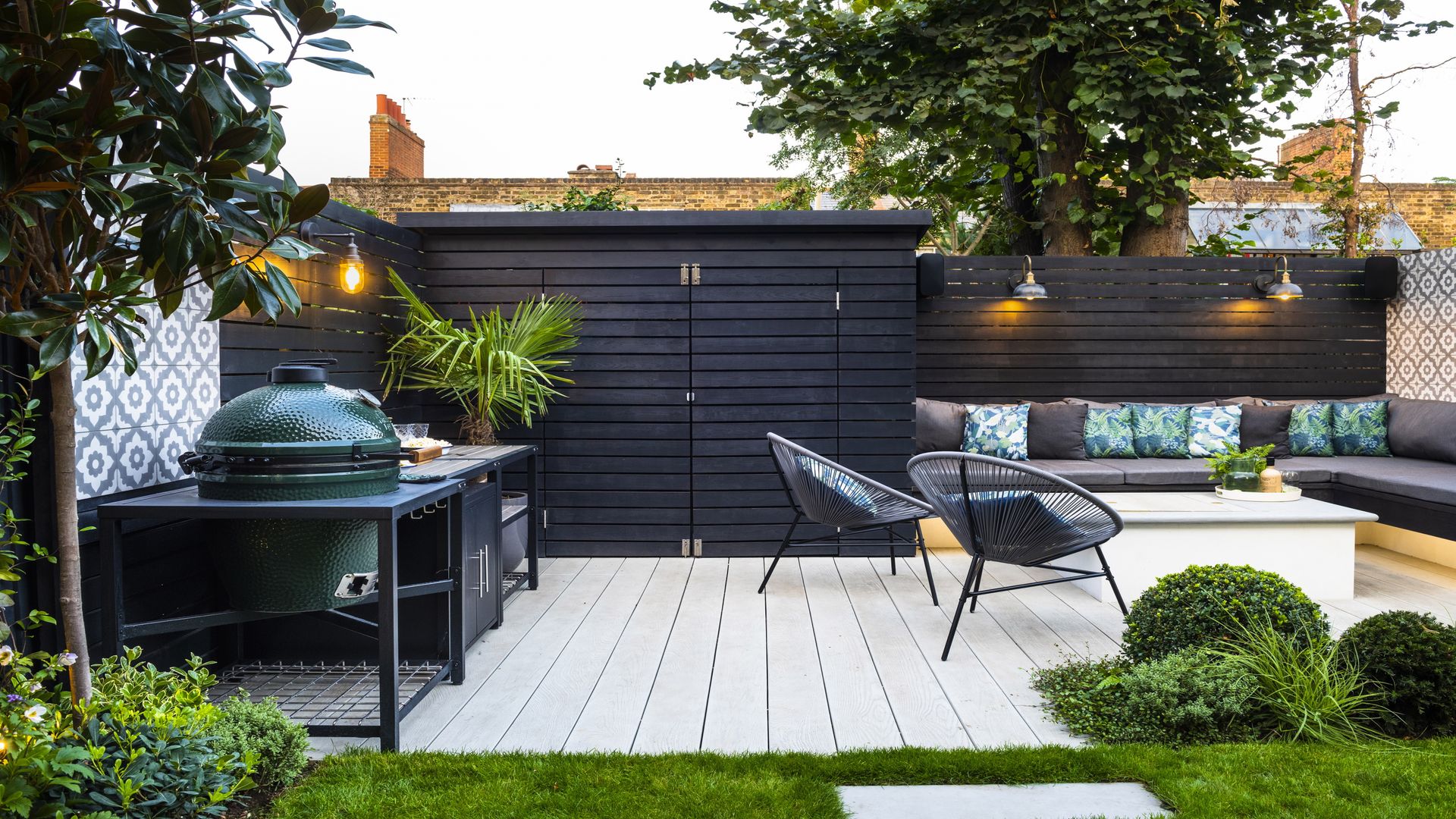 Fence Lighting Ideas 8 Ways to Create a Glowing Border Homebuilding