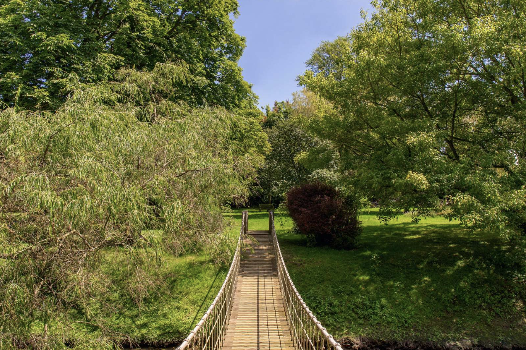 Pictures of Tim Burton's Oxfordshire home