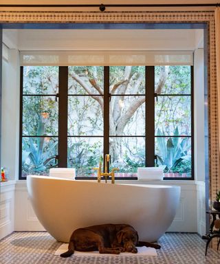 Freestanding bath in Fleetwood Mac’ house in Santa Monica