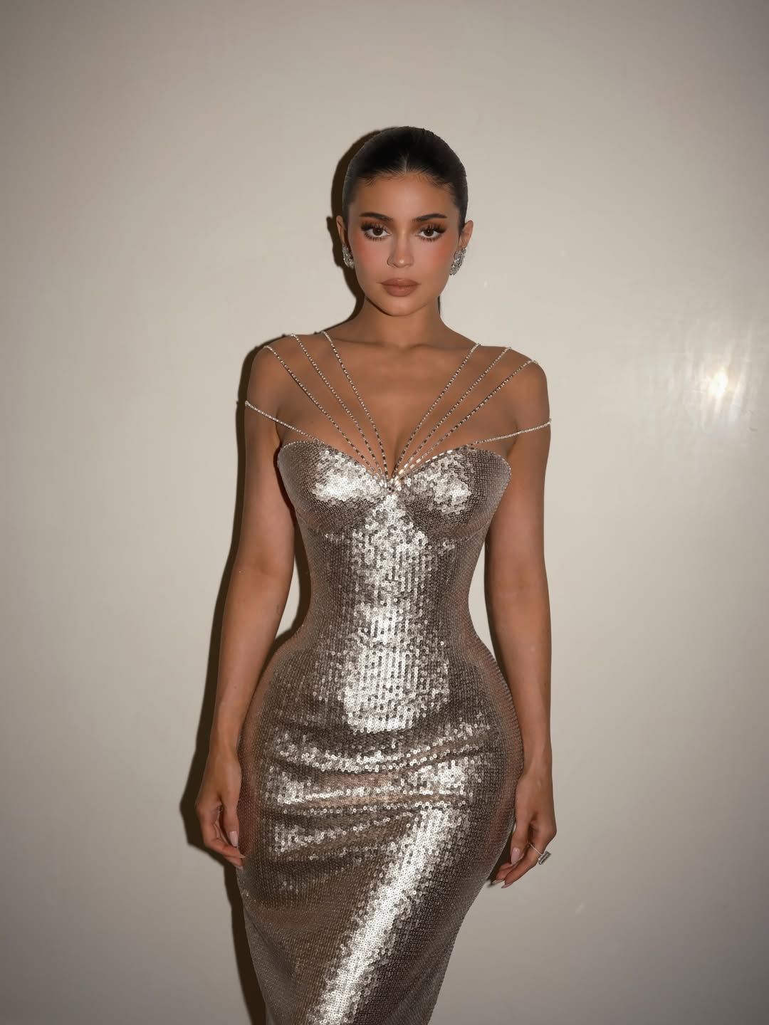 Kylie Jenner wore custom Ashi Studio to the 2026 Golden Globes