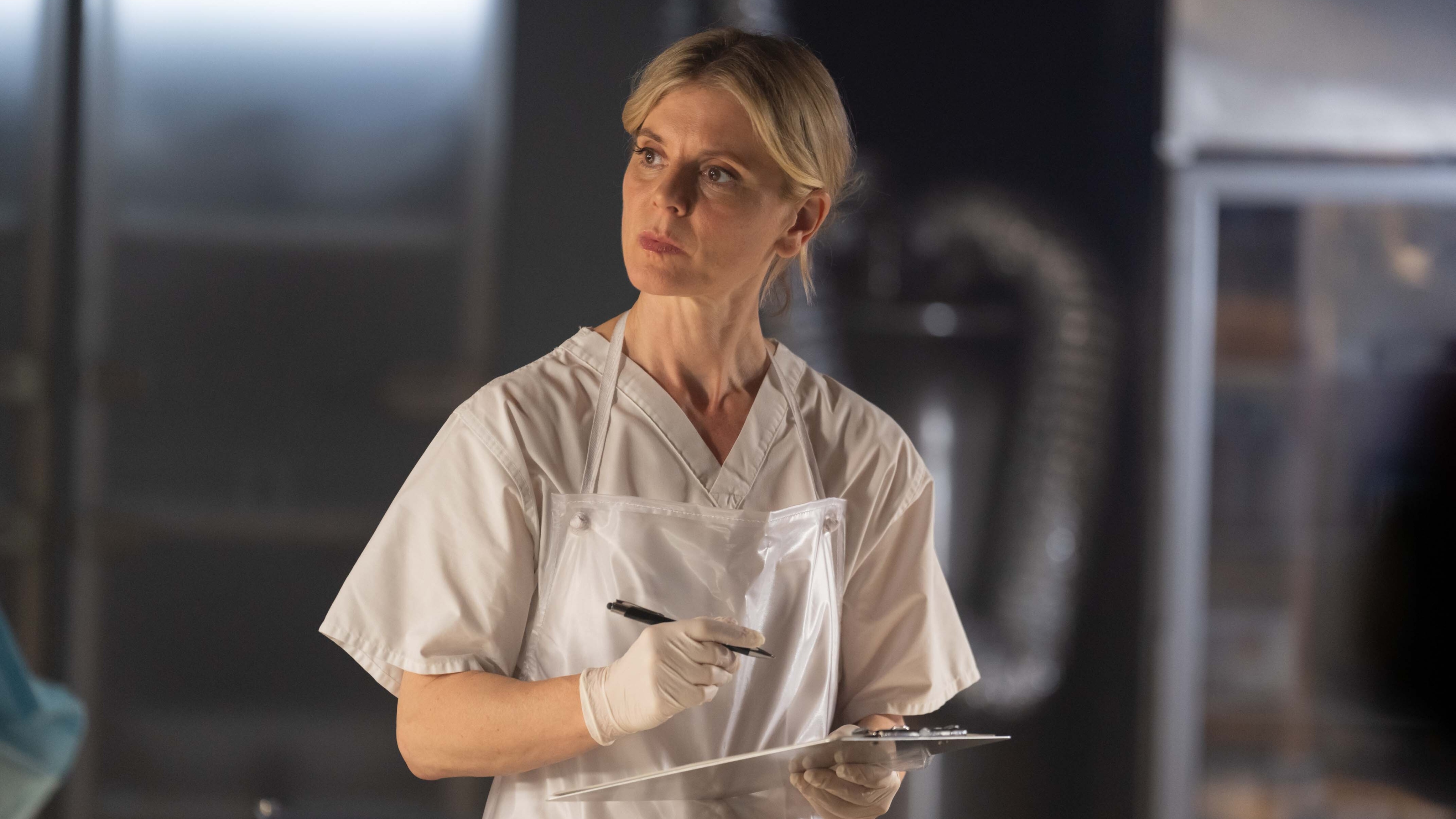 Dr Nikki Alexander (EMILIA FOX) ve 27. sezóně Němého svědka