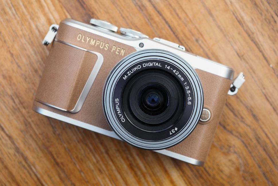 OLYMPUS - ☆新品・未使用品☆ OLYMPUS PEN E-PL9 ボディ自撮り WiFiの