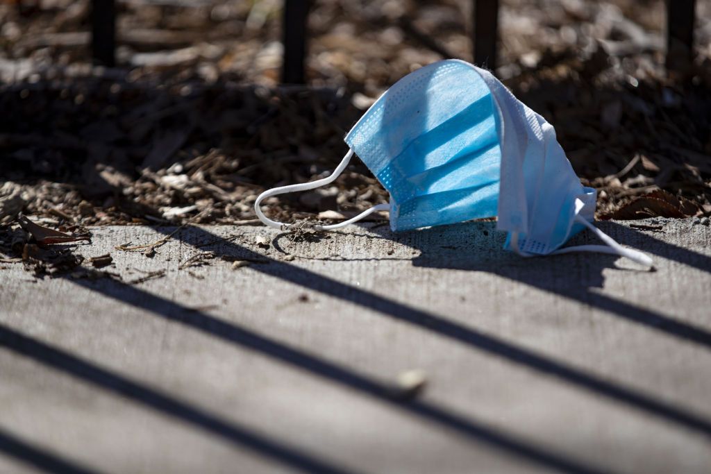 Mask on the ground.