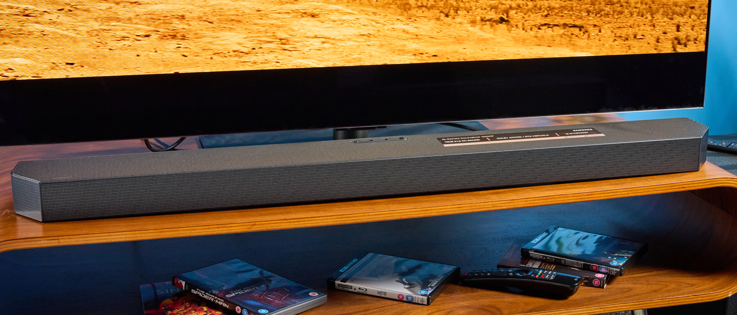 the samsung q600f premium soundbar and subowoofer in black 