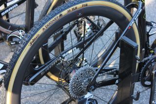 Marianne Vos' bike featuring tire inflation system Gravaa