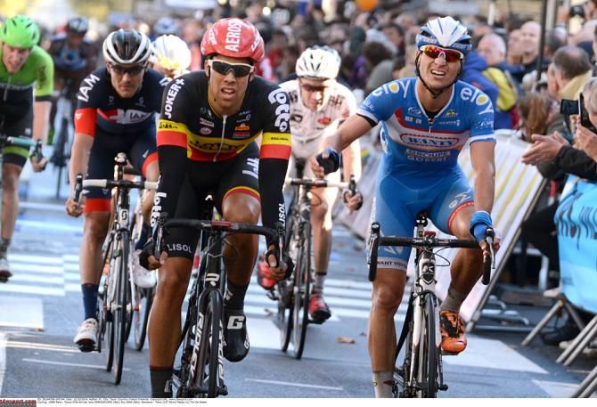 Jens Debusschere (Lotto Belisol) leads the bunch home