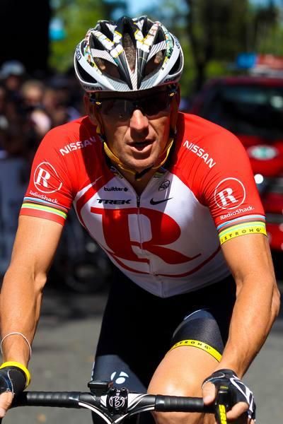 Super domestique Lance Armstrong prior to the start.