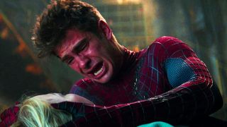 Andrew Garfield as Spider-Man during Gwen's death scene, The Amazing Spider-Man 2