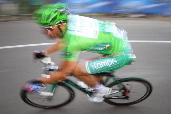 The green rocket in action: Alessandro Petacchi