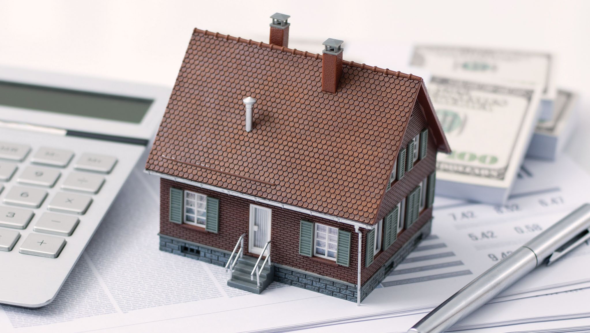 KPF571.ahead.houseGetty936983096